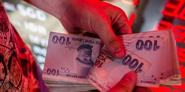 Türk Lirası'nın değeri rekor seviyelere gerilerken; Türkiye'nin risk primi artıyor