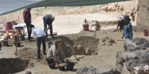 Zincirli Höyük'te Demir ve Tunç çağlarından eserler bulundu