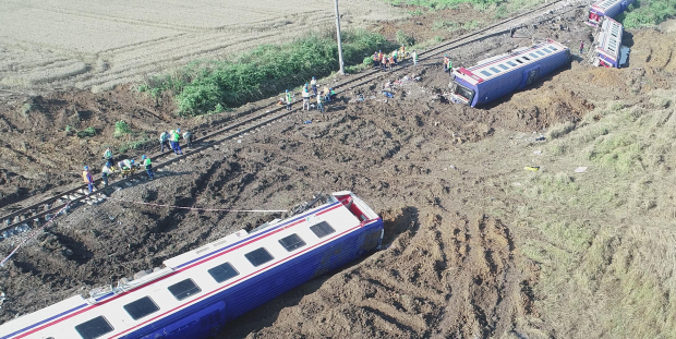 25 kişinin öldüğü Çorlu'daki tren faciasında 'asıl kusurlu' bulunan 4 kişi adli kontrolle serbest!