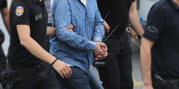 Diyarbakır'daki operasyon kapsamında iki avukat daha gözaltına alındı