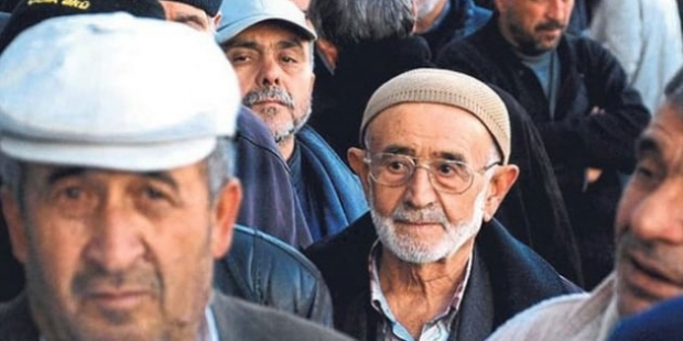 Emekliler de kredi yapılandırması istiyor: 20 milyonuz...