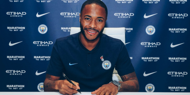 Manchester City, Sterling'in sözleşmesini uzattı