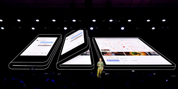 Samsung katlanabilen yeni telefonunu tanıttı