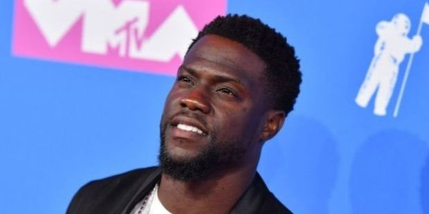 Kevin Hart, homofobik paylaşımları nedeniyle Oscar sunuculuğundan vazgeçti