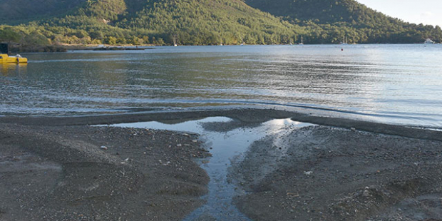 Marmaris'te deniz 20 metre çekildi