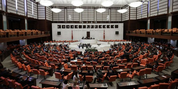 Ticari alacak davalarında arabuluculuk teklifi yasalaştı