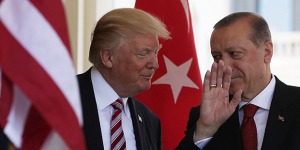 Trump ile görüşen Erdoğan: Türkiye, Menbiç'te güvenliği vakit kaybetmeden devralmaya hazır