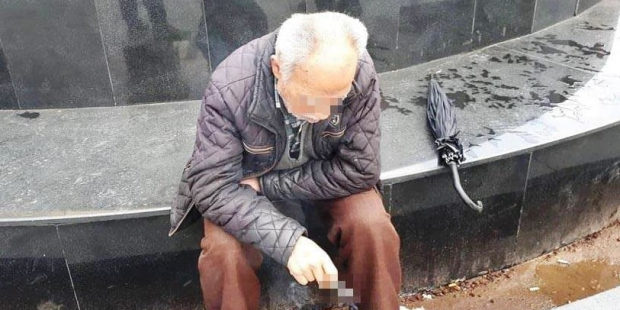 Yaşlı adamı 'Birlikte olalım' diyerek dolandırdılar