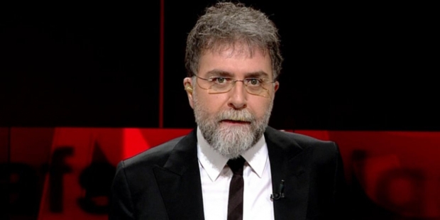 Ahmet Hakan evinin önünde darp edildi!