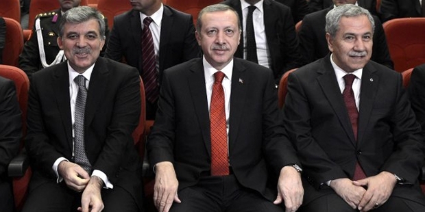 Arınç, Erdoğan'a bayrak açtı; AKP'de neler oluyor?