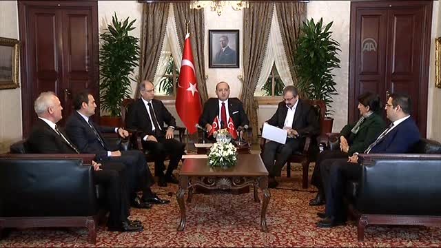 28 Şubat Dolmabahçe buluşması. Bir tarafta İmralı ve Kandil’den gelen HDP heyeti. Diğer yanda hükümet ve AKP.