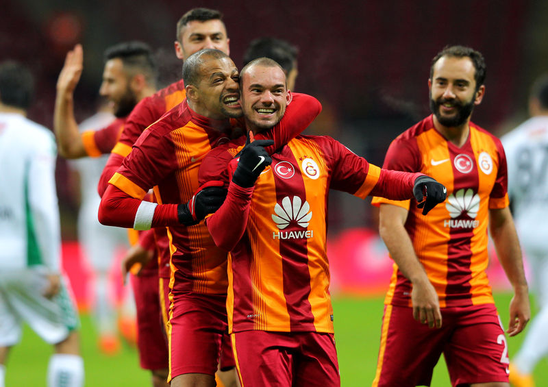 Melo ve Sneijder'ın gol sevinci
