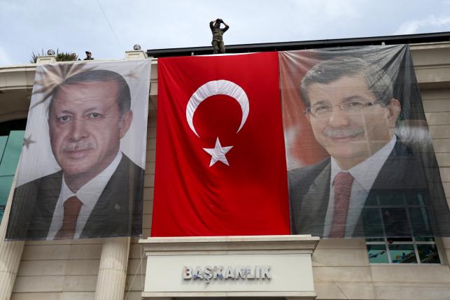 AKP’nin büyükleri, yani  beyaz saçlıları ya da ‘akil insanları’, 'Patron’a bir koşu gidip soralım' yerine Erdoğan’ı uyarmak durumundalar