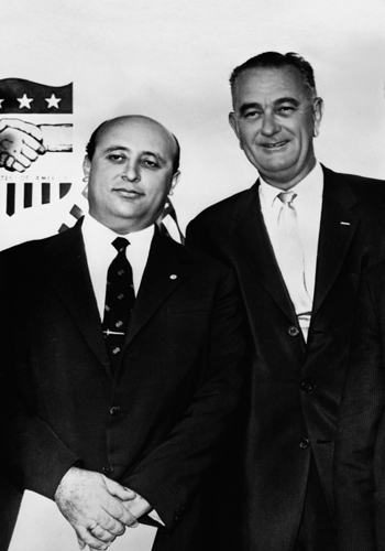ABD Başkan Yardımcısı Lyndon Johnson ve Süleyman Demirel, 28 Ağustos 1962).