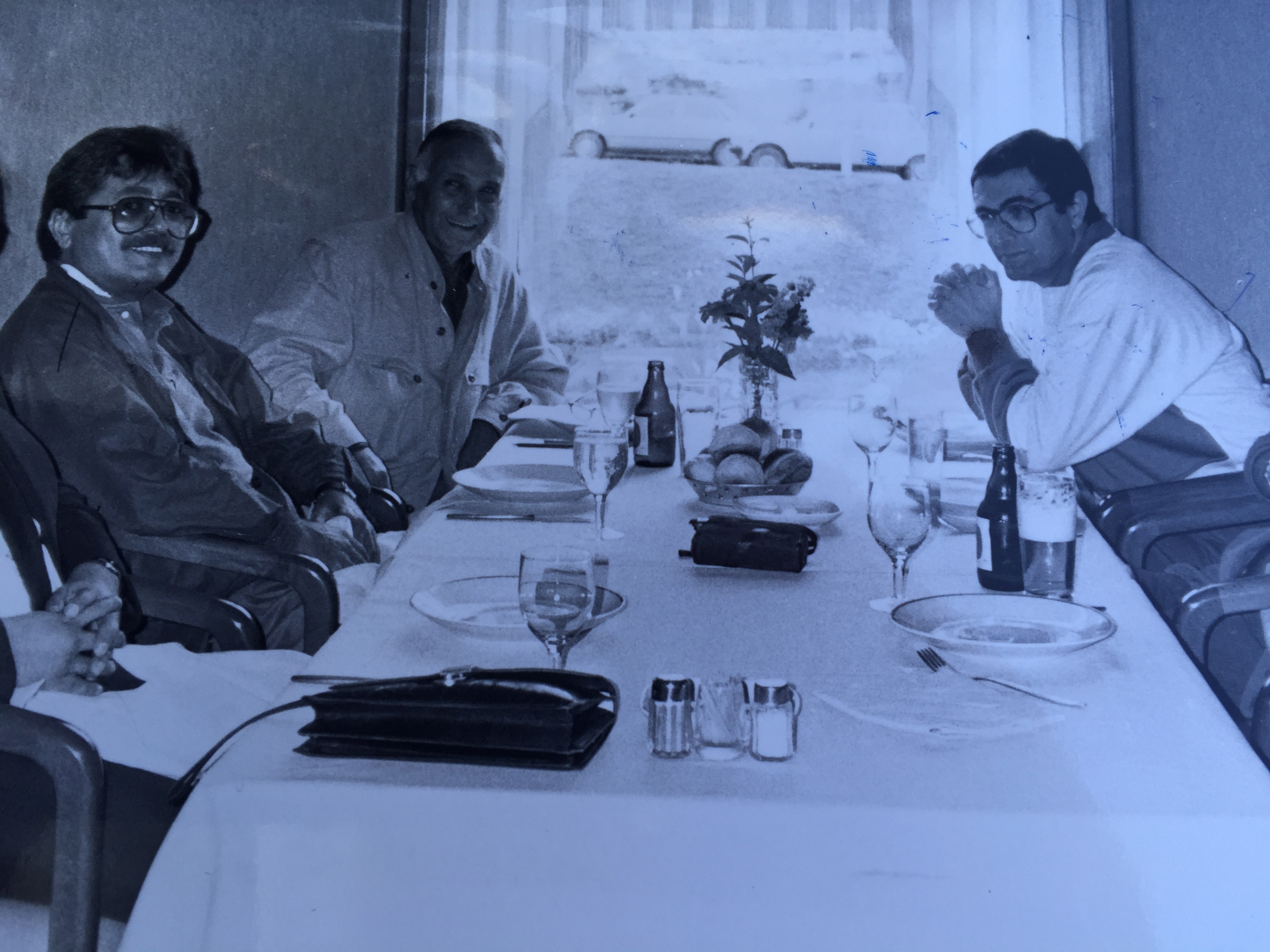 Hikmet Çetinkaya, Cüneyt Arcayürek, Hasan Cemal. (Soldan sağa. Bursa Çelik Palas - 25 Ağustos 1987)