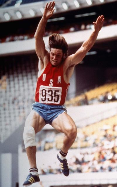 1976 Olimpiyatları’nda dekatlon şampiyonu olan Bruce Jenner
