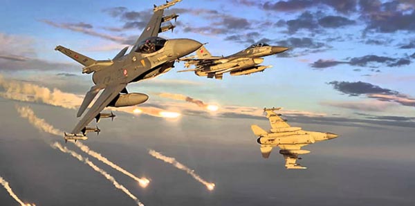 Diyarbakır 8. Ana Jet Üssü'nden kalkan savaş uçakları Kuzey Irak'taki PKK kamplarını hedef aldı