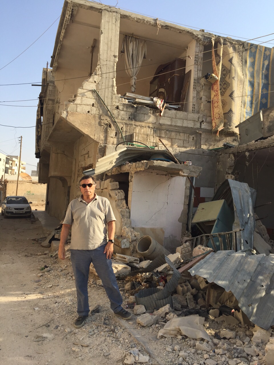 Kobanê'de füze yemeyen, bomba yemeyen, kurşun yemeyen bina kalmamış