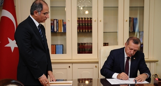 Başbakanlık Müsteşarlığı’ndan İçişleri Bakanlığı’na atanan Efkan Ala ile Erdoğan
