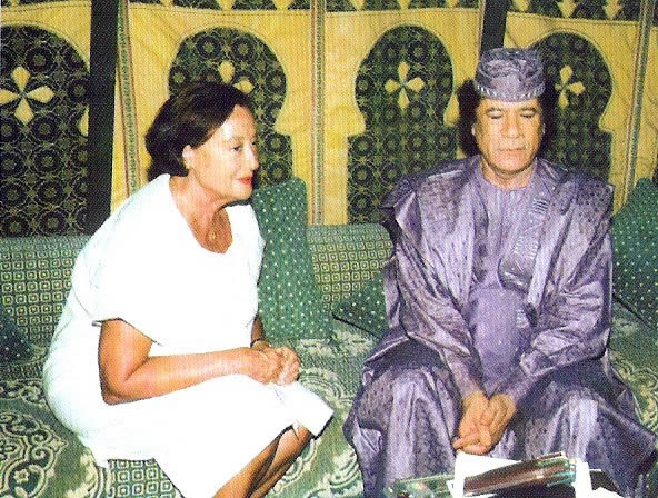 Leyla Umar, Kaddafi ile söyleşi yaparken