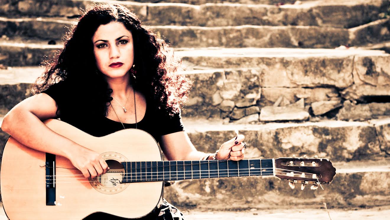 Tunuslu müzisyen Emel Mathlouthi'nin (33) şarkıları Yasemin Devrimi'nin sembollerinden oldu. 