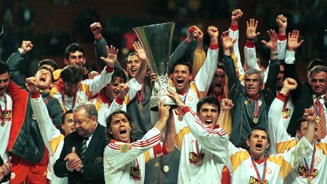Galatasaray, 2000 yılında Arsenal'le UEFA Kupası'nda final oynamış ve penaltı atışları sonucu bu kupayı kazanan ilk Türk takımı olmuştu