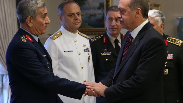 Cumhurbaşkanı Erdoğan, Eylül 2014'te kuvvet komutanlarını kabul ettiği Çankaya Köşkü'nde, damadının sokak ortasında dövümesinden dolayı Akın Öztürk'e 'geçmiş olsun' dileğinde bulunmuştu.