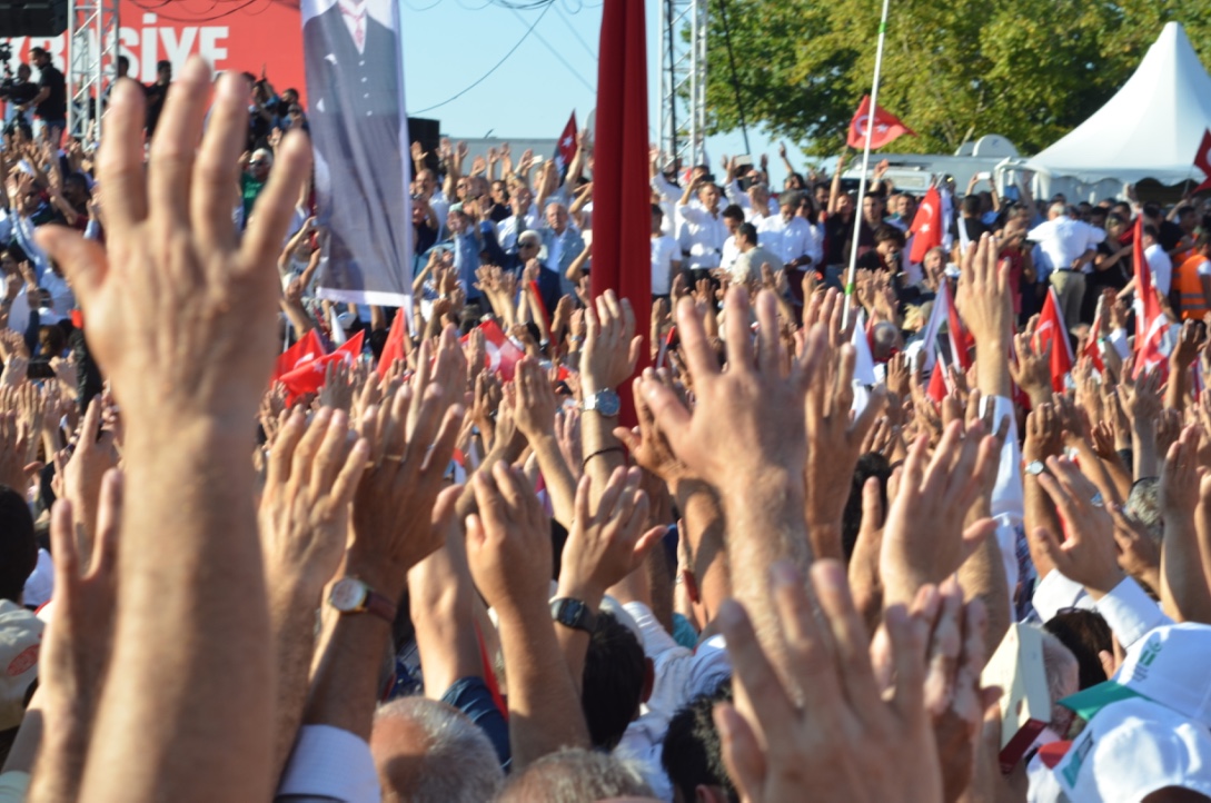 Kılıçdaroğlu, 10 maddelik Taksim Manifestosu'nu on binlere oylattı