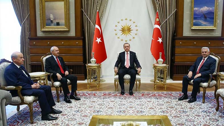 Kılıçdaroğlu ve Bahçeli'nin Saray vetosu, darbe sonrası yapılan görüşmeyle sona erdi