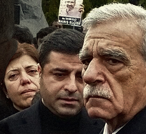 Meral Danış Beştaş, Selahattin Demirtaş ve Ahmet Türk, Tahir Elçi'nin cenaze töreninde