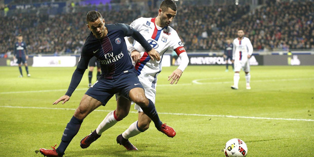Fransa Ligue 1'de haftanın en önemli maçında PSG, Lyon'u deplasmanda 2-1 mağlup etti.