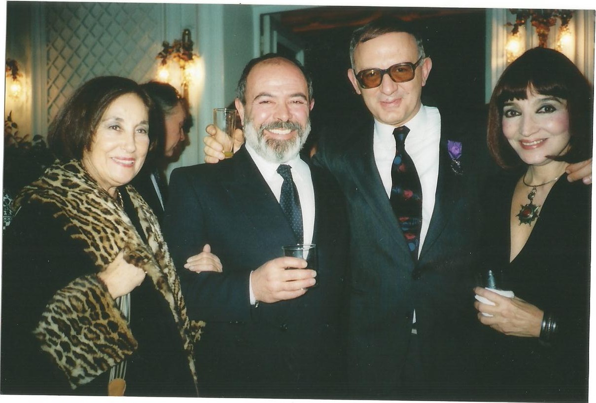 Engin, Gülriz ve merhum Leyla Umar’la Fransız Sarayı’nda(1990)