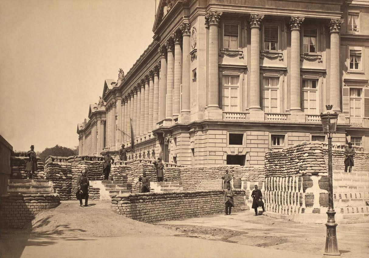 Paris Komünü sırasında Concorde Sarayı yakınında kurulan barikatlar, 1871, Paris