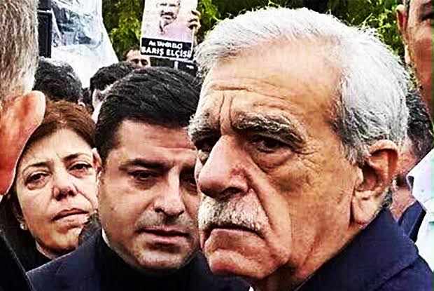 HDP Adana Milletvekili Meral Danış Beştaş 50 gündür tutuklu, HDP Eş Genel Başkanı Selahattin Demirtaş 137 gündür tutuklu, Mardin Belediyesi Eş Başkanı Ahmet Türk 71 gün tutuklu kaldıktan sonra 3 Şubat'ta tahliye edildi