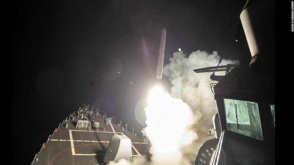 ABD, Akdeniz'deki gemilerinden Suriye topraklarına 59 Tomahawk füzesi gönderdi. Rusya, bu atışlardan 23'ünün isabetli olduğunu iddia etti