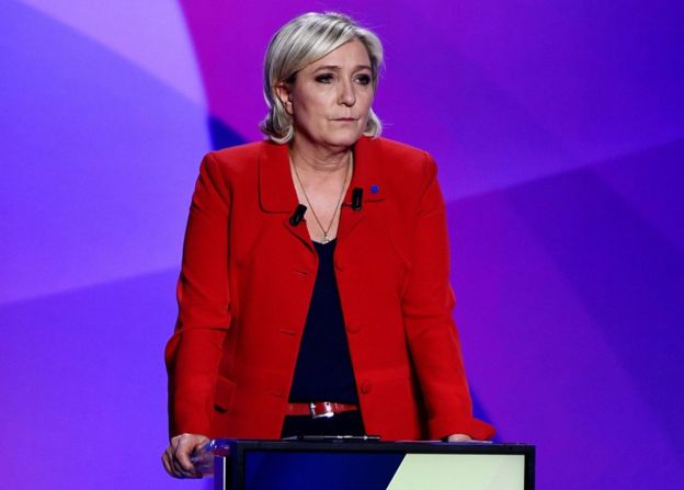 Göçmen karşıtı Le Pen'in yükselişi Avrupa'daki popülist sağ dalganın parçası olarak görülüyor