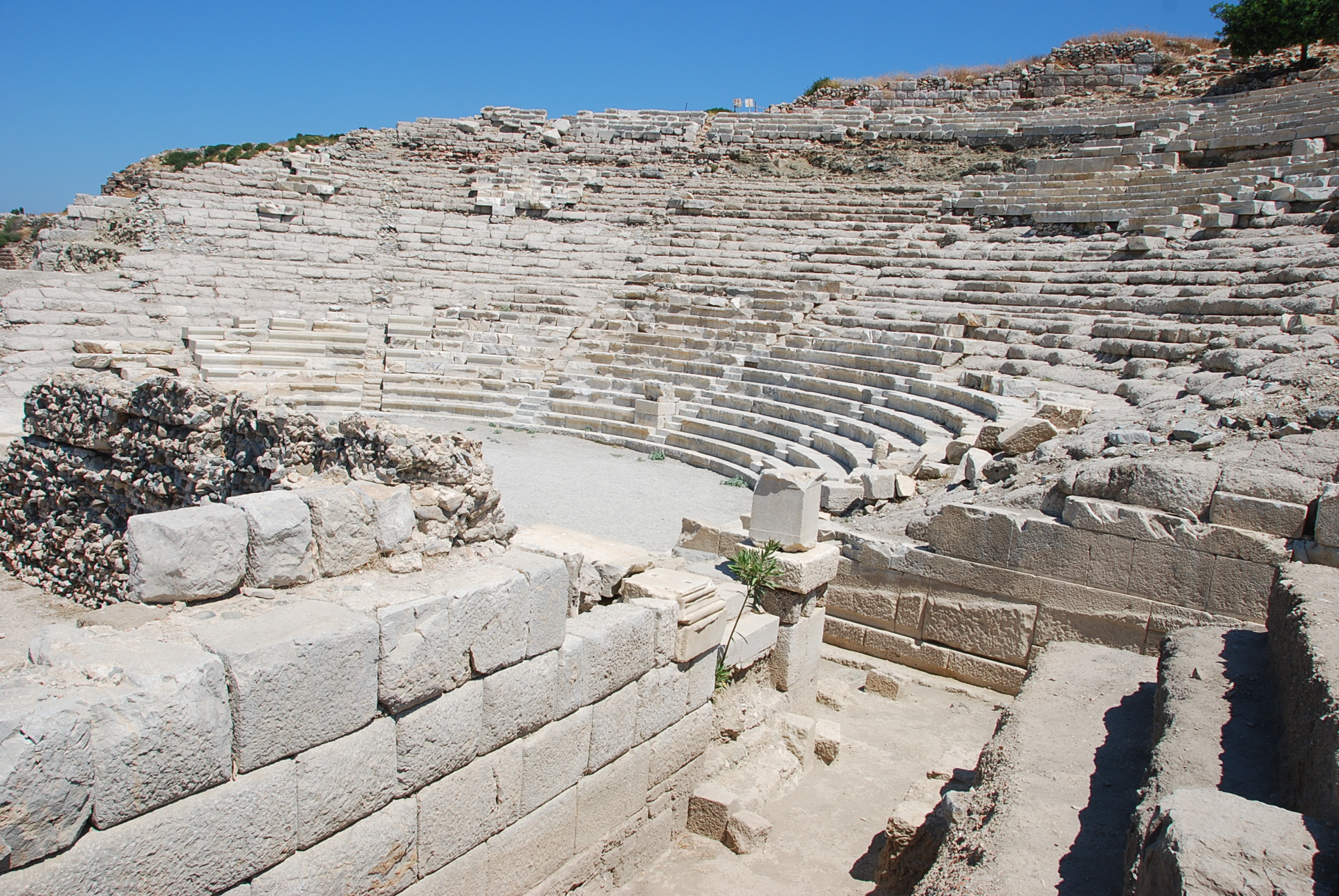 Knidos Tiyatrosu hâlâ onarılıyor