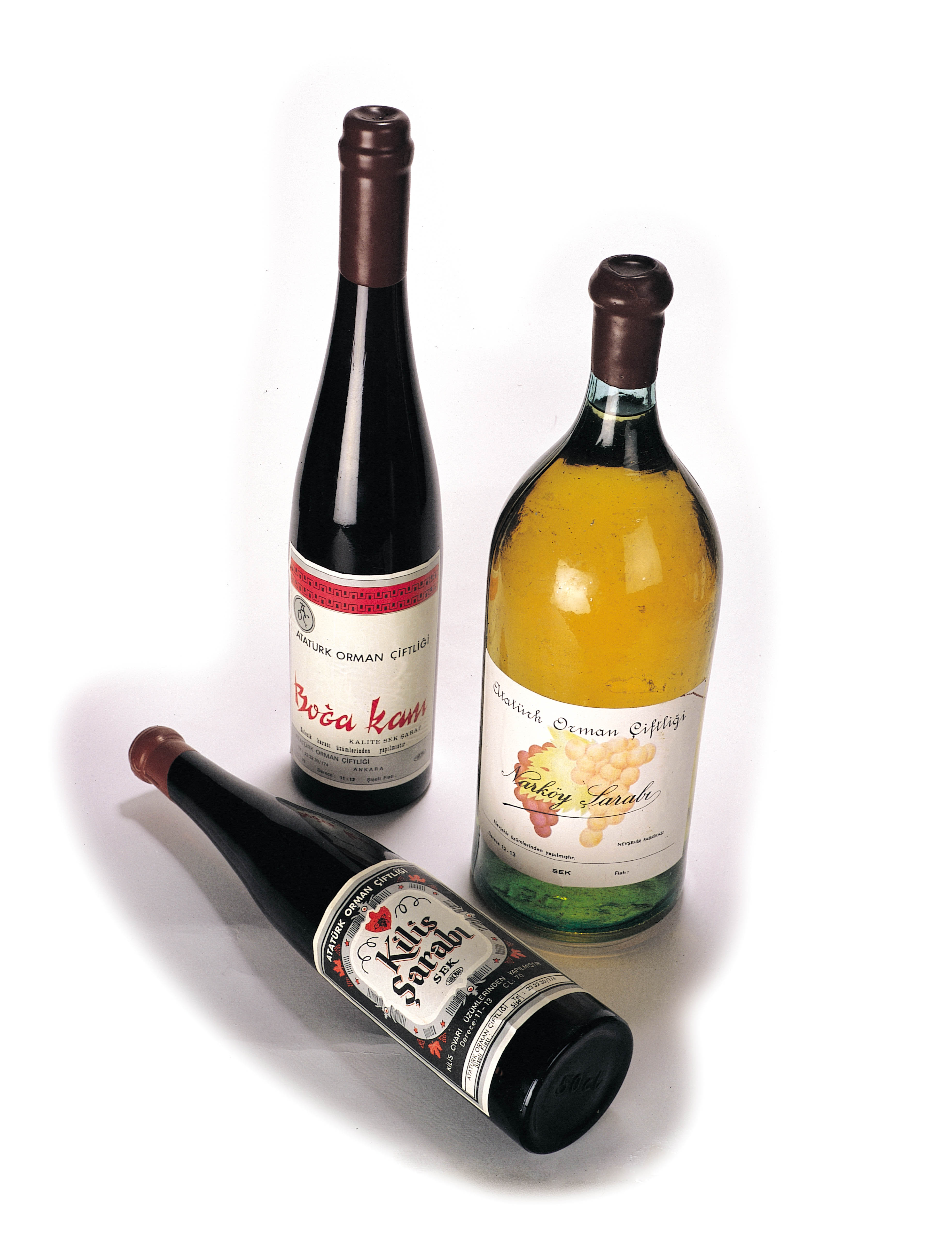 Atatürk Orman Çiftliği'nin Horozkarası üzümünden Kilis şarabı da tarihe karışan şaraplarımızdan.