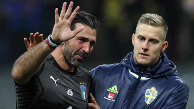 İtalya'nın kaptanı kaleci Buffon, gözyaşları içinde milli takıma veda etti.