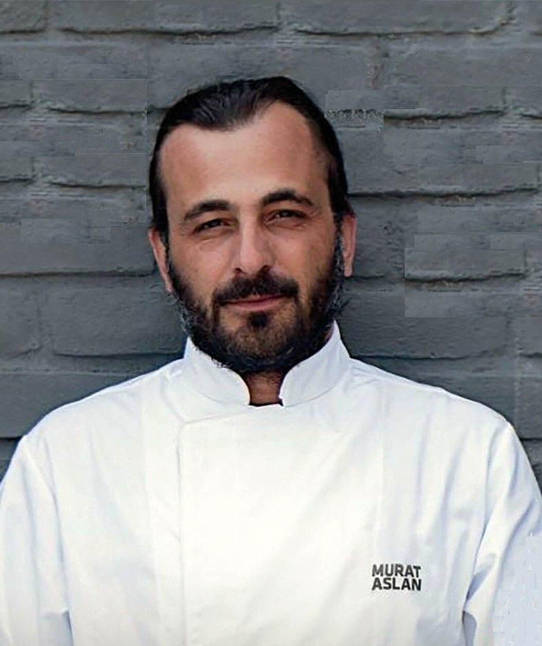 Big Chefs grubunun mutfak koordinatörü şef Murat Aslan, cesur bir adım atarak anılarını yazdı.