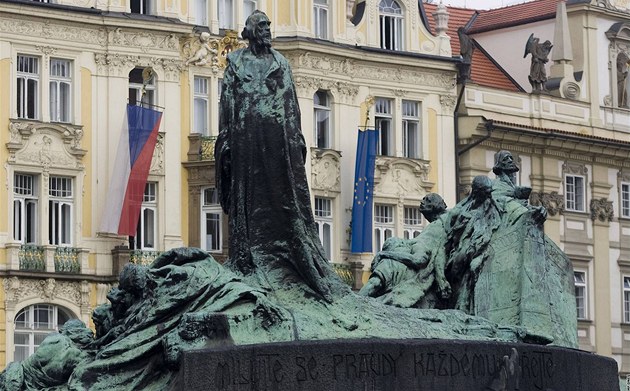 Prag'daki görkemli Jan Hus anıtı