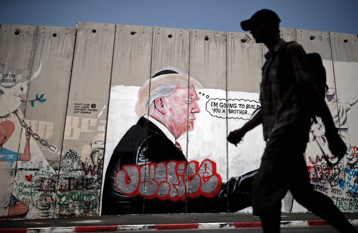 ABD Başkanı Donald Trump, Kudüs'ü İsrail'in başkenti olarak tanıdıklarını duyurmuştu. ABD'nin büyükelçiliği, dün Kudüs'e taşınmıştı.