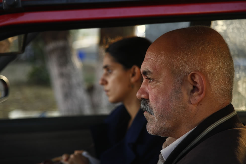 Ben O değilim filminden Ercan Kesal ve Maryam Zaree, yön.: Tayfun Pirselimoğlu, 2013