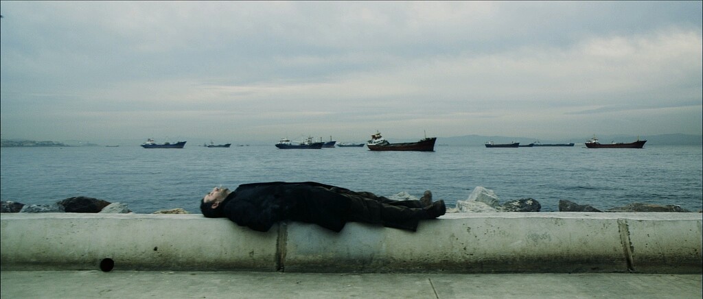 Saç filminden Ayberk Pekcan, yön.: Tayfun Pirselimoğlu, 2010