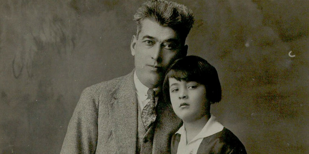 Nezihe Meriç babasıyla