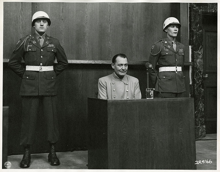 Hermann Göring Nuremberg Mahkemeleri'nde yargılanırken, 1946