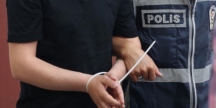 Üfürükçülük yöntemiyle dolandırıcılık yaptığı iddia edilen şüpheliye gözaltı