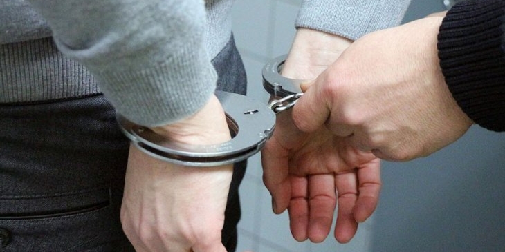 Aydın'da eski eşiyle evli polise otomobille çarpıp yaralayan sürücü gözaltına alındı