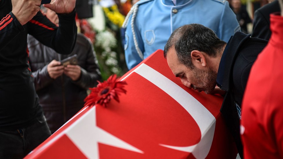 Naim Süleymanoğlu'nun aktif sporculuğunda en büyük rakibi olan Yunan Halterci Valerios Leonidis de törene katıldı.