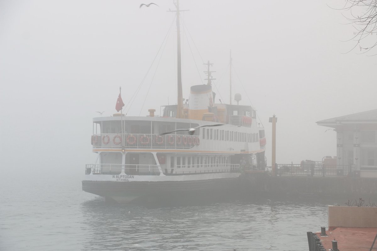 İstanbul'da yoğun sis vapur seferleri iptal edildi